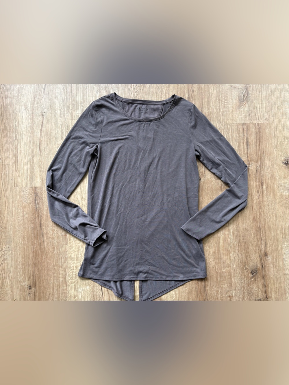 Athleta Long Sleeve Scoop Neck Top in Grey Yoga Pilates